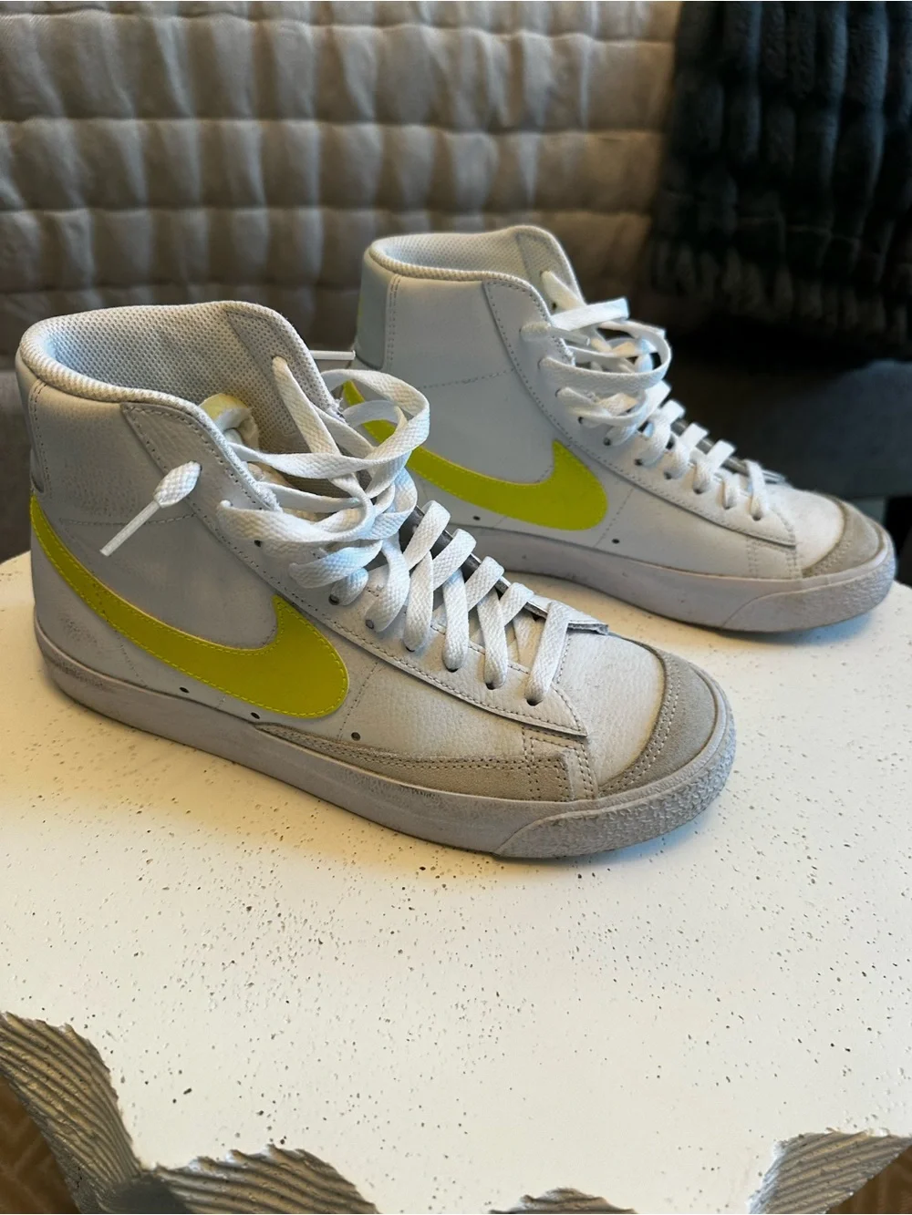 Nike Women's Blazer Mid 77🍋